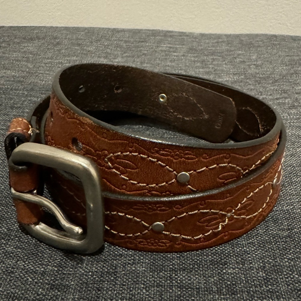 DOCKERS Brown Leather Belt Tooled Floral Silver Tone Buckle Studded Sz M Navajo